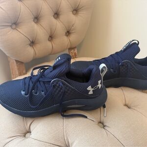 Under Armour Women’s HOVR Rise 3 Shoes in Midnight Navy. Run small.